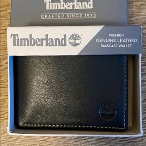 NWT-NIB Timberland Passcase Black Wallet